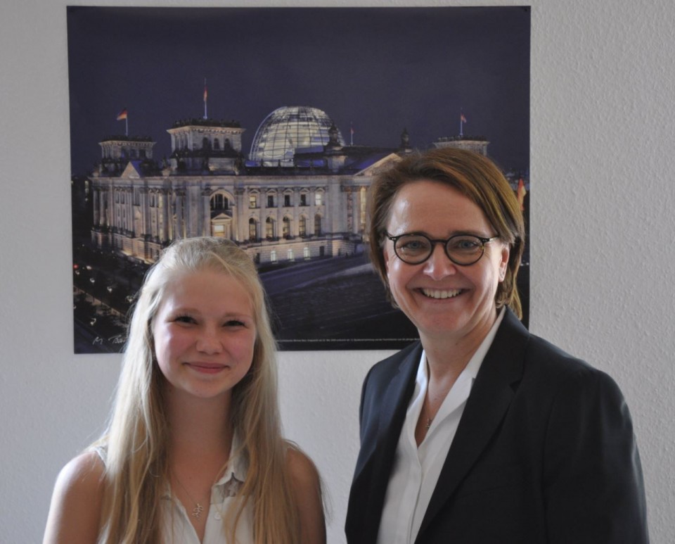 Daniela Thomma mit der Parl. Staatssekretärin Annette Widmann-Mauz MdB